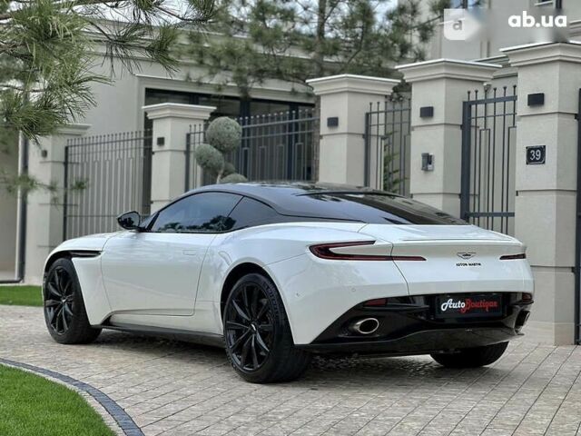 Астон Мартін DB11, об'ємом двигуна 4 л та пробігом 33 тис. км за 175000 $, фото 13 на Automoto.ua