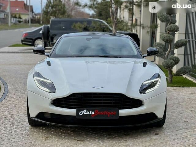 Астон Мартин DB11, объемом двигателя 4 л и пробегом 33 тыс. км за 175000 $, фото 1 на Automoto.ua