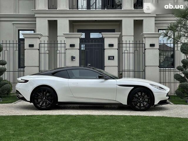 Астон Мартін DB11, об'ємом двигуна 4 л та пробігом 33 тис. км за 175000 $, фото 26 на Automoto.ua