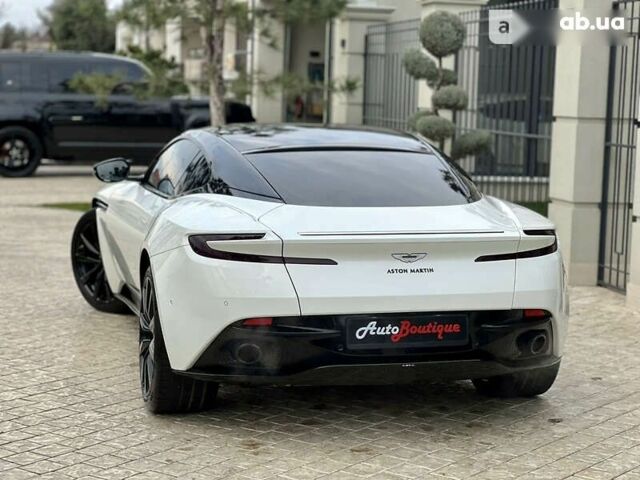 Астон Мартин DB11, объемом двигателя 4 л и пробегом 33 тыс. км за 175000 $, фото 15 на Automoto.ua