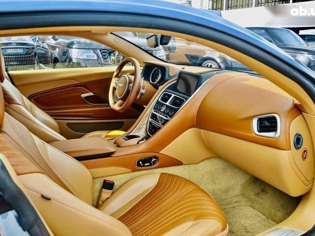 Астон Мартин DB11, объемом двигателя 4 л и пробегом 20 тыс. км за 114999 $, фото 16 на Automoto.ua