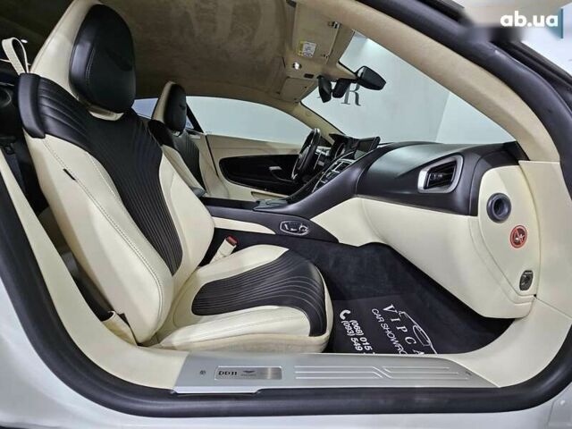 Астон Мартин DB11, объемом двигателя 4 л и пробегом 36 тыс. км за 134999 $, фото 17 на Automoto.ua
