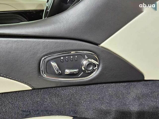 Астон Мартин DB11, объемом двигателя 4 л и пробегом 36 тыс. км за 108999 $, фото 16 на Automoto.ua