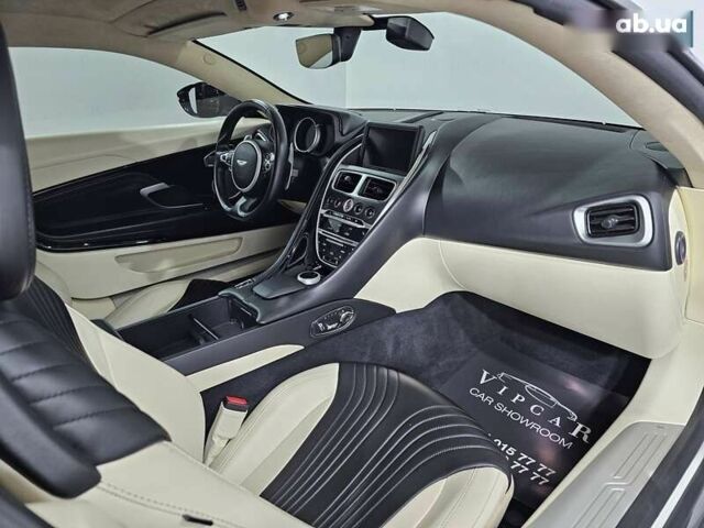 Астон Мартин DB11, объемом двигателя 4 л и пробегом 36 тыс. км за 108999 $, фото 12 на Automoto.ua