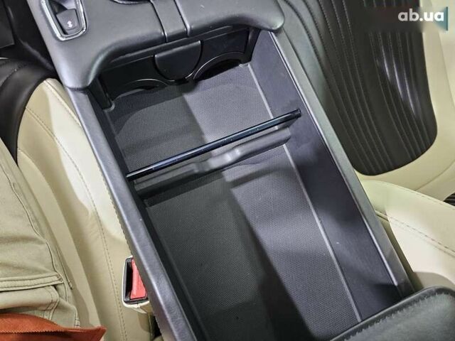 Астон Мартин DB11, объемом двигателя 4 л и пробегом 36 тыс. км за 108999 $, фото 23 на Automoto.ua