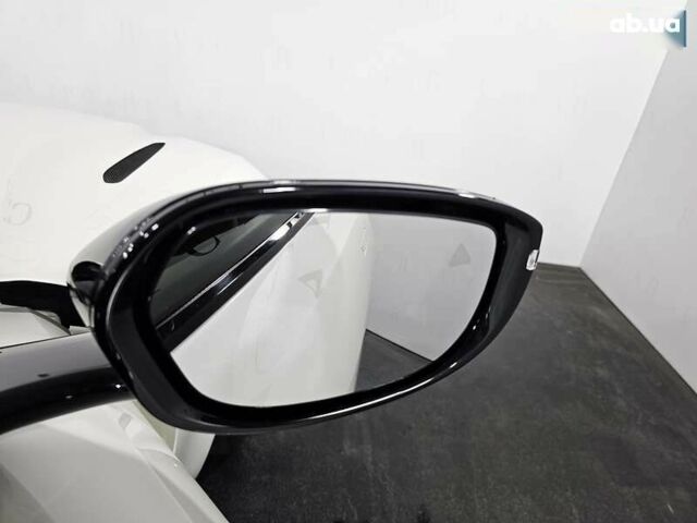 Астон Мартин DB11, объемом двигателя 4 л и пробегом 36 тыс. км за 108999 $, фото 13 на Automoto.ua