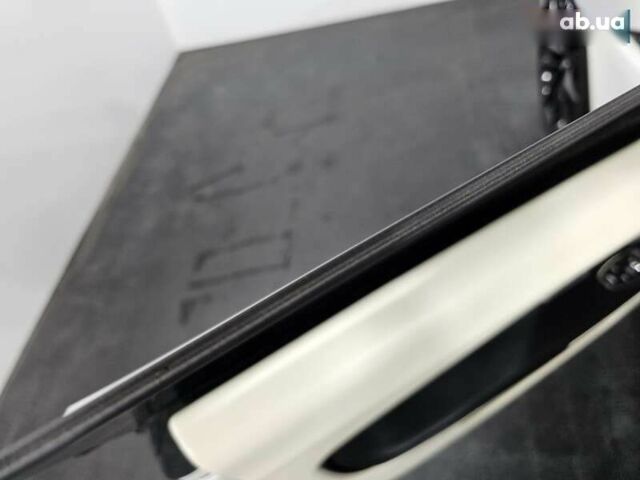 Астон Мартин DB11, объемом двигателя 4 л и пробегом 36 тыс. км за 108999 $, фото 18 на Automoto.ua