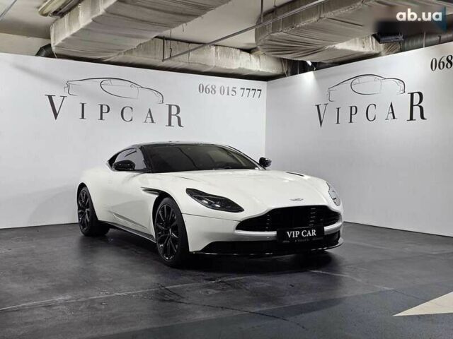 Астон Мартин DB11, объемом двигателя 4 л и пробегом 36 тыс. км за 108999 $, фото 2 на Automoto.ua