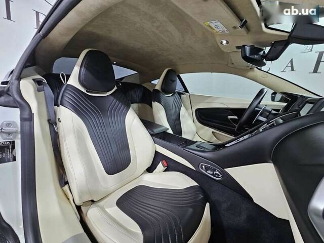 Астон Мартин DB11, объемом двигателя 4 л и пробегом 36 тыс. км за 108999 $, фото 5 на Automoto.ua