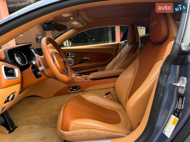Серый Астон Мартин DB11, объемом двигателя 4 л и пробегом 27 тыс. км за 120000 $, фото 42 на Automoto.ua