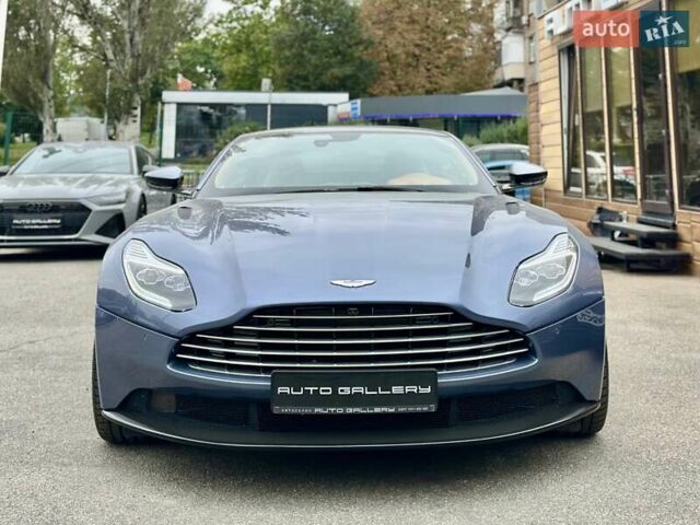 Серый Астон Мартин DB11, объемом двигателя 3.98 л и пробегом 20 тыс. км за 114999 $, фото 3 на Automoto.ua