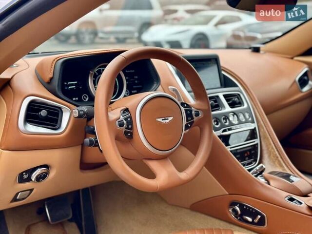 Серый Астон Мартин DB11, объемом двигателя 3.98 л и пробегом 20 тыс. км за 114999 $, фото 38 на Automoto.ua