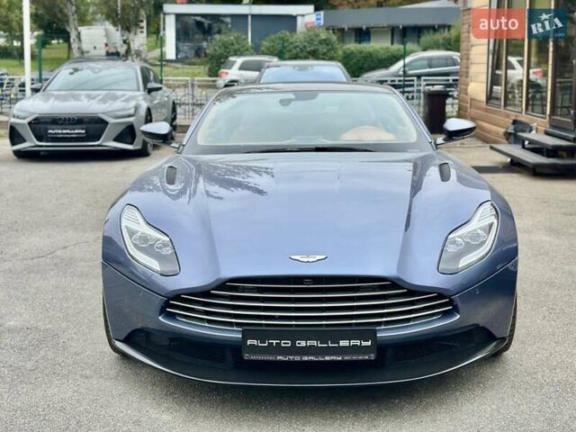 Серый Астон Мартин DB11, объемом двигателя 3.98 л и пробегом 20 тыс. км за 114999 $, фото 1 на Automoto.ua