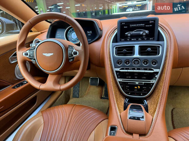 Серый Астон Мартин DB11, объемом двигателя 4 л и пробегом 27 тыс. км за 120000 $, фото 24 на Automoto.ua