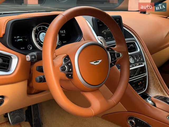 Серый Астон Мартин DB11, объемом двигателя 4 л и пробегом 27 тыс. км за 120000 $, фото 40 на Automoto.ua