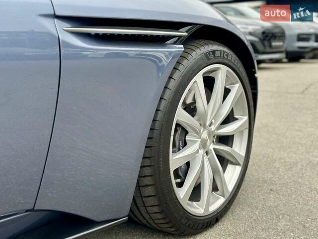 Серый Астон Мартин DB11, объемом двигателя 3.98 л и пробегом 20 тыс. км за 114999 $, фото 18 на Automoto.ua