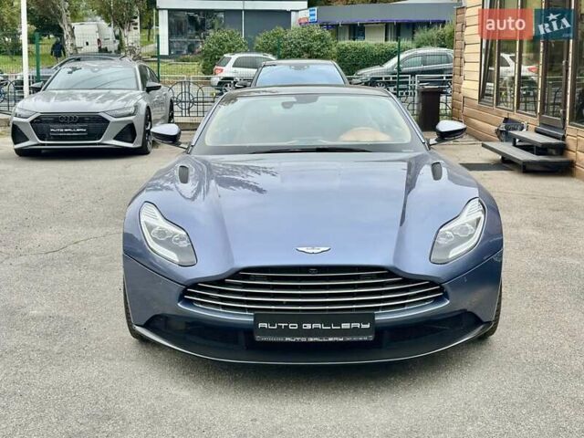 Серый Астон Мартин DB11, объемом двигателя 3.98 л и пробегом 20 тыс. км за 114999 $, фото 2 на Automoto.ua