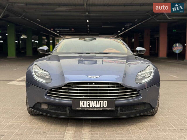 Серый Астон Мартин DB11, объемом двигателя 4 л и пробегом 27 тыс. км за 120000 $, фото 3 на Automoto.ua