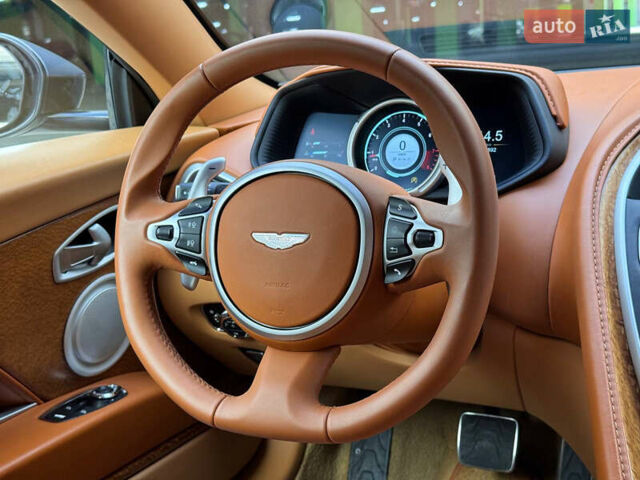 Серый Астон Мартин DB11, объемом двигателя 4 л и пробегом 27 тыс. км за 120000 $, фото 26 на Automoto.ua