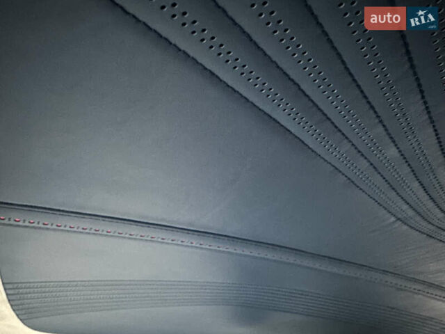 Синий Астон Мартин DB11, объемом двигателя 5.2 л и пробегом 20 тыс. км за 139999 $, фото 33 на Automoto.ua