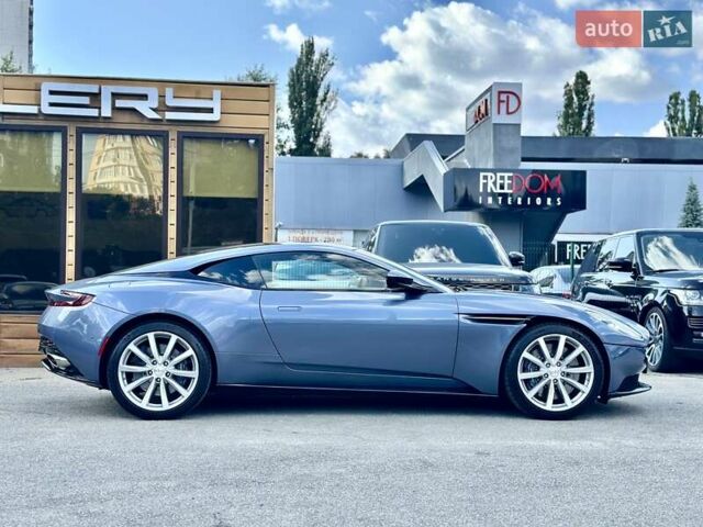 Синий Астон Мартин DB11, объемом двигателя 4 л и пробегом 20 тыс. км за 114999 $, фото 1 на Automoto.ua