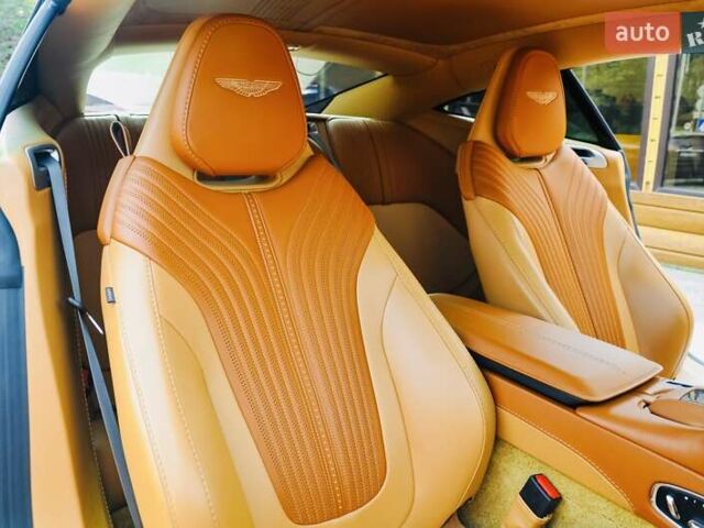 Синий Астон Мартин DB11, объемом двигателя 4 л и пробегом 20 тыс. км за 114999 $, фото 26 на Automoto.ua
