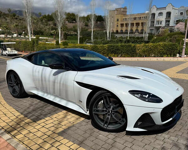Белый Астон Мартин DBS Superleggera, объемом двигателя 5.2 л и пробегом 15 тыс. км за 230000 $, фото 25 на Automoto.ua
