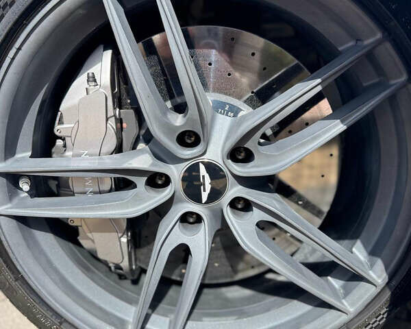 Белый Астон Мартин DBS Superleggera, объемом двигателя 5.2 л и пробегом 15 тыс. км за 230000 $, фото 39 на Automoto.ua