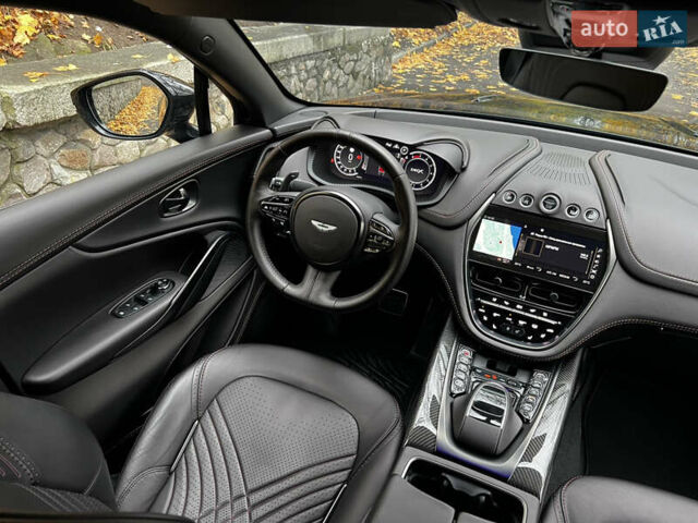 Черный Астон Мартин DBX, объемом двигателя 3.98 л и пробегом 63 тыс. км за 132000 $, фото 19 на Automoto.ua