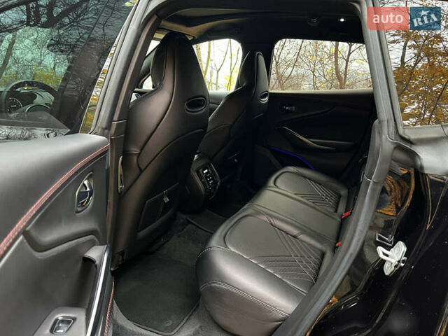 Черный Астон Мартин DBX, объемом двигателя 3.98 л и пробегом 63 тыс. км за 129900 $, фото 17 на Automoto.ua