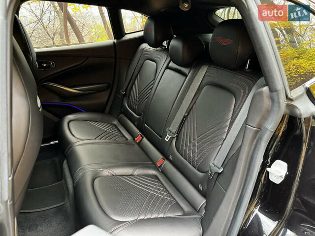 Черный Астон Мартин DBX, объемом двигателя 3.98 л и пробегом 63 тыс. км за 129900 $, фото 19 на Automoto.ua