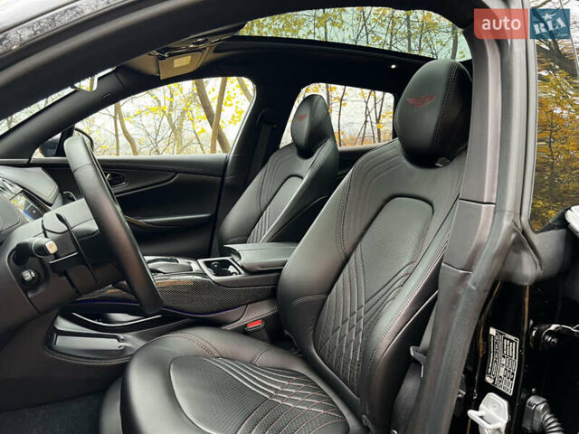 Черный Астон Мартин DBX, объемом двигателя 3.98 л и пробегом 63 тыс. км за 132000 $, фото 10 на Automoto.ua