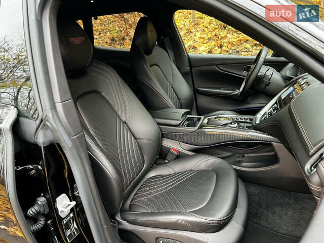 Черный Астон Мартин DBX, объемом двигателя 3.98 л и пробегом 63 тыс. км за 129900 $, фото 34 на Automoto.ua