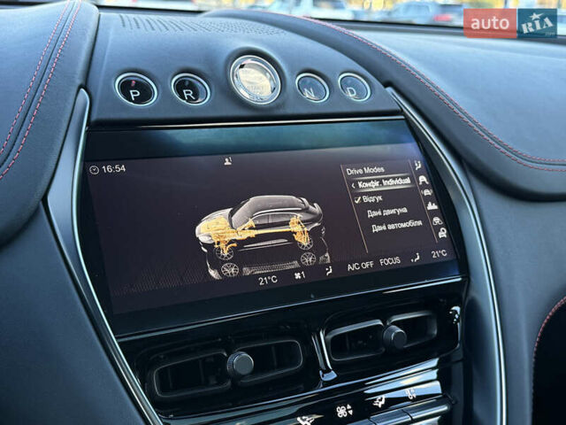 Черный Астон Мартин DBX, объемом двигателя 3.98 л и пробегом 2 тыс. км за 184999 $, фото 43 на Automoto.ua