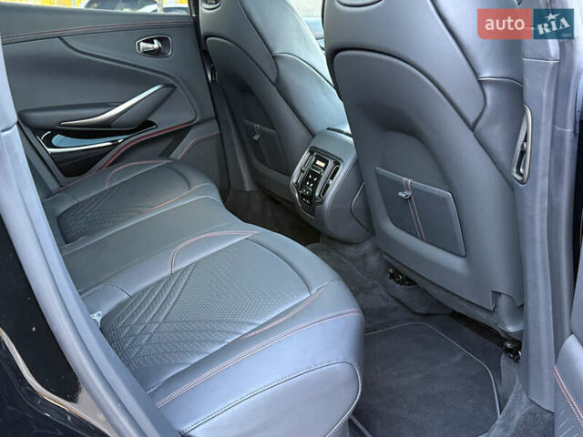 Черный Астон Мартин DBX, объемом двигателя 3.98 л и пробегом 2 тыс. км за 184999 $, фото 51 на Automoto.ua