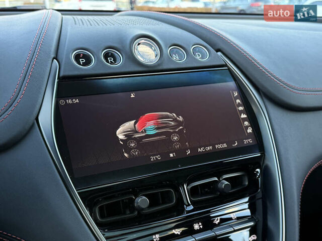 Черный Астон Мартин DBX, объемом двигателя 3.98 л и пробегом 2 тыс. км за 184999 $, фото 42 на Automoto.ua