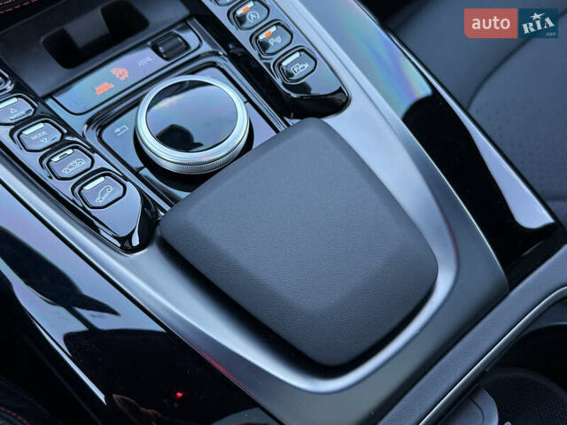 Черный Астон Мартин DBX, объемом двигателя 3.98 л и пробегом 2 тыс. км за 184999 $, фото 38 на Automoto.ua