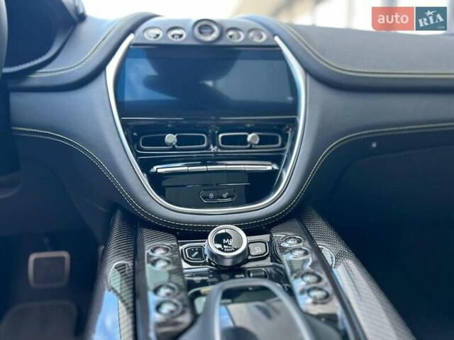 Серый Астон Мартин DBX 707, объемом двигателя 3.98 л и пробегом 10 тыс. км за 238000 $, фото 9 на Automoto.ua