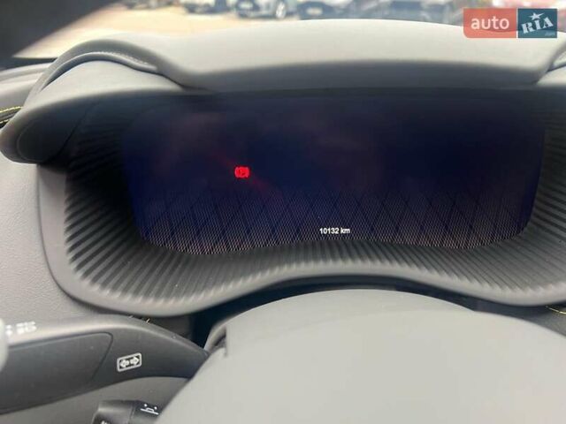 Серый Астон Мартин DBX 707, объемом двигателя 3.98 л и пробегом 10 тыс. км за 238000 $, фото 6 на Automoto.ua