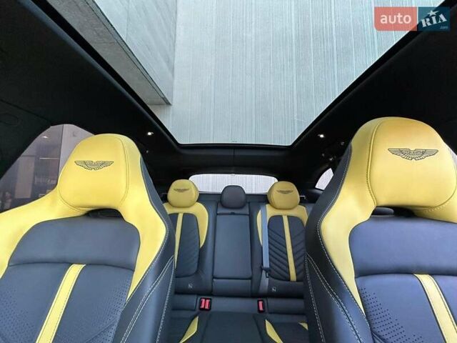 Серый Астон Мартин DBX 707, объемом двигателя 3.98 л и пробегом 10 тыс. км за 238000 $, фото 12 на Automoto.ua