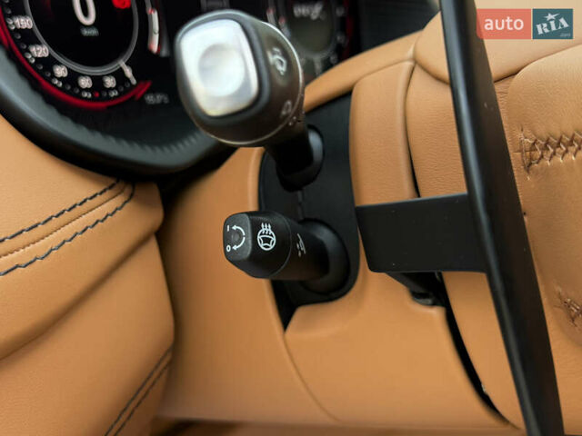 Серый Астон Мартин DBX 707, объемом двигателя 3.98 л и пробегом 11 тыс. км за 265000 $, фото 65 на Automoto.ua