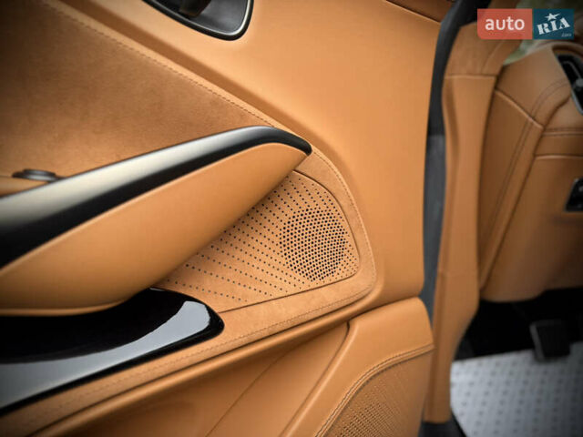 Серый Астон Мартин DBX 707, объемом двигателя 3.98 л и пробегом 11 тыс. км за 265000 $, фото 44 на Automoto.ua