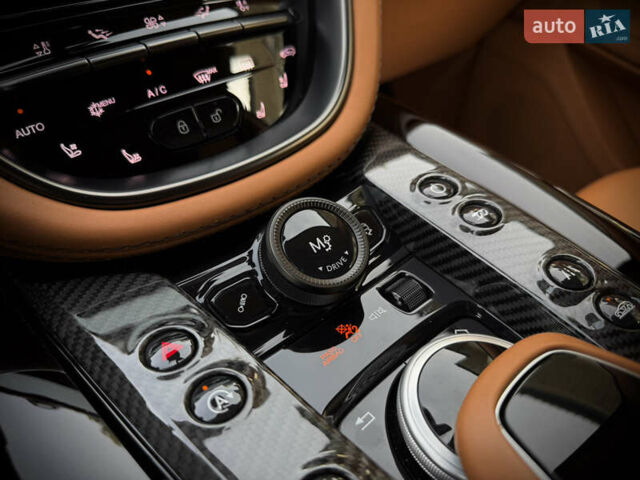 Серый Астон Мартин DBX 707, объемом двигателя 3.98 л и пробегом 11 тыс. км за 265000 $, фото 64 на Automoto.ua