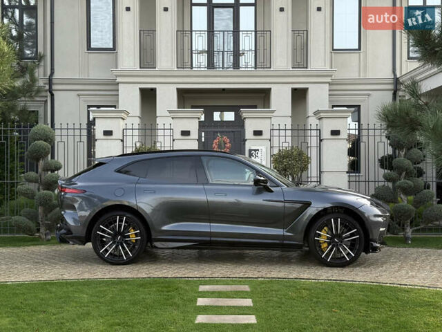 Серый Астон Мартин DBX 707, объемом двигателя 3.98 л и пробегом 11 тыс. км за 265000 $, фото 30 на Automoto.ua