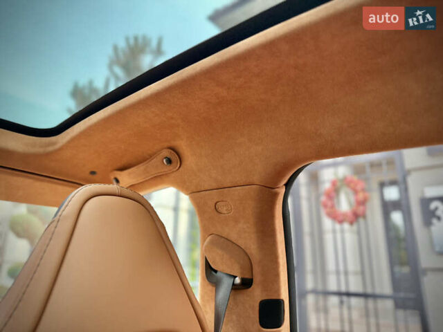 Серый Астон Мартин DBX 707, объемом двигателя 3.98 л и пробегом 11 тыс. км за 265000 $, фото 53 на Automoto.ua