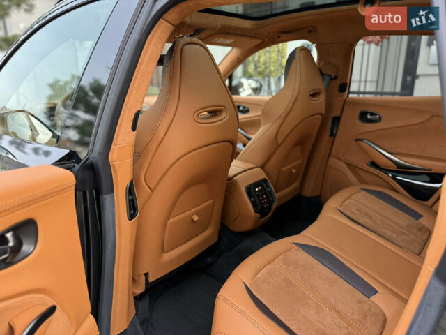 Серый Астон Мартин DBX 707, объемом двигателя 3.98 л и пробегом 11 тыс. км за 265000 $, фото 47 на Automoto.ua