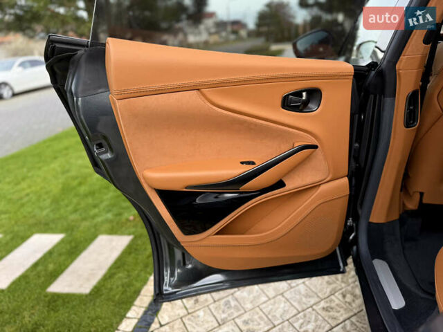 Серый Астон Мартин DBX 707, объемом двигателя 3.98 л и пробегом 11 тыс. км за 265000 $, фото 51 на Automoto.ua