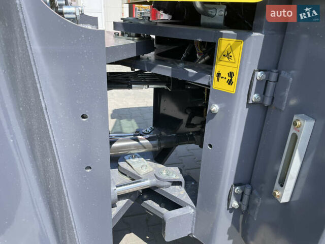 Желтый Атлас 230, объемом двигателя 4.8 л и пробегом 0 тыс. км за 23000 $, фото 11 на Automoto.ua