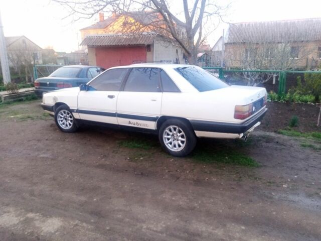 Белый Ауди 100, объемом двигателя 0 л и пробегом 350 тыс. км за 1300 $, фото 3 на Automoto.ua