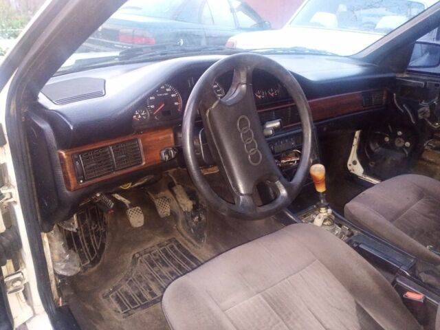 Белый Ауди 100, объемом двигателя 0 л и пробегом 350 тыс. км за 1300 $, фото 5 на Automoto.ua